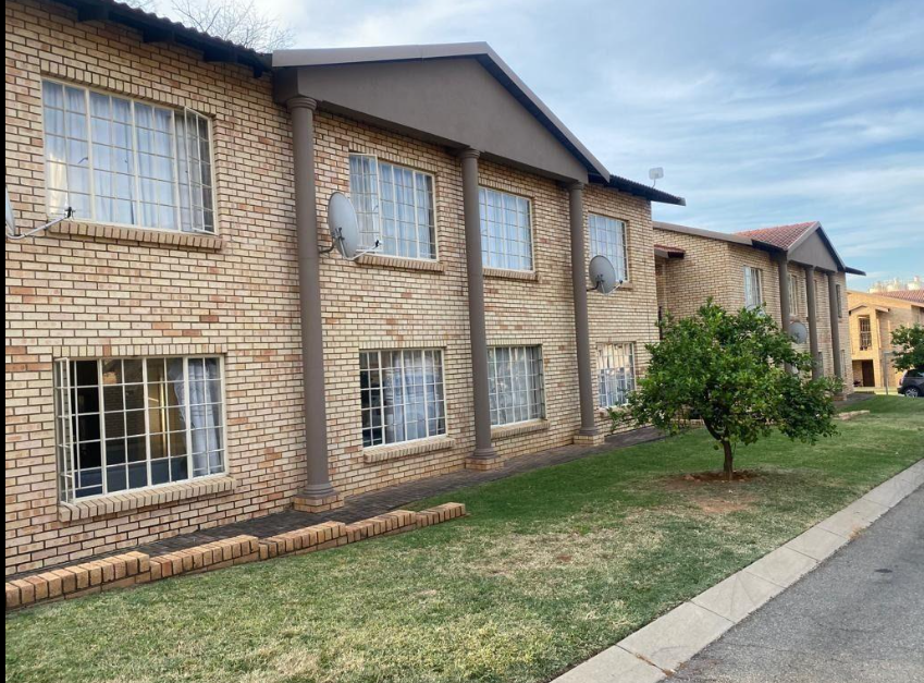 2 Bedroom Property for Sale in Waterval East North West